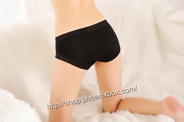 エロ下着の通販商品：女子ブルマ風ショーツ・黒・イメージ写真４